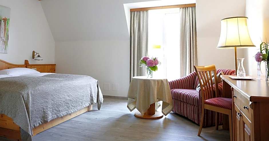 BIRKENHOF GOLS - B & B - Wohlfühl Hotel mit Wochenend-Restaurant