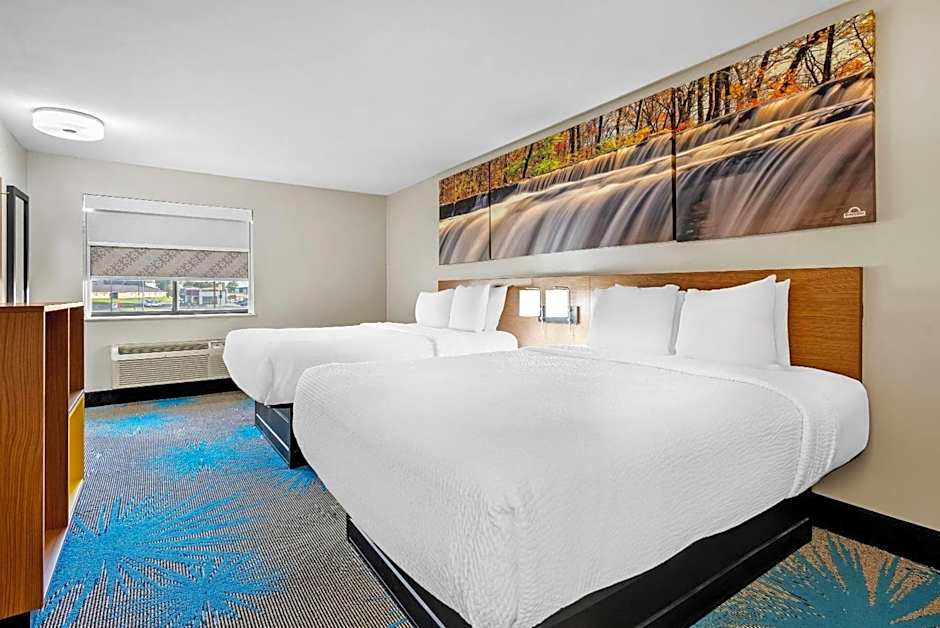 Photo 1 sur 5 de 2 Queen Beds Suite