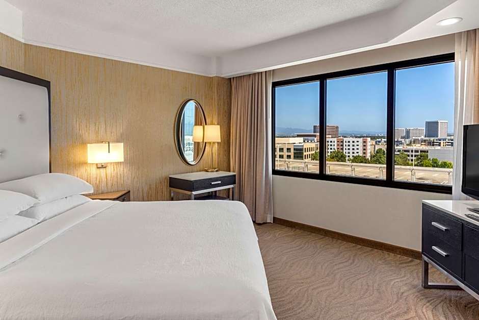 Photo 1 of 5 of 1 King Bed Suite, Corner