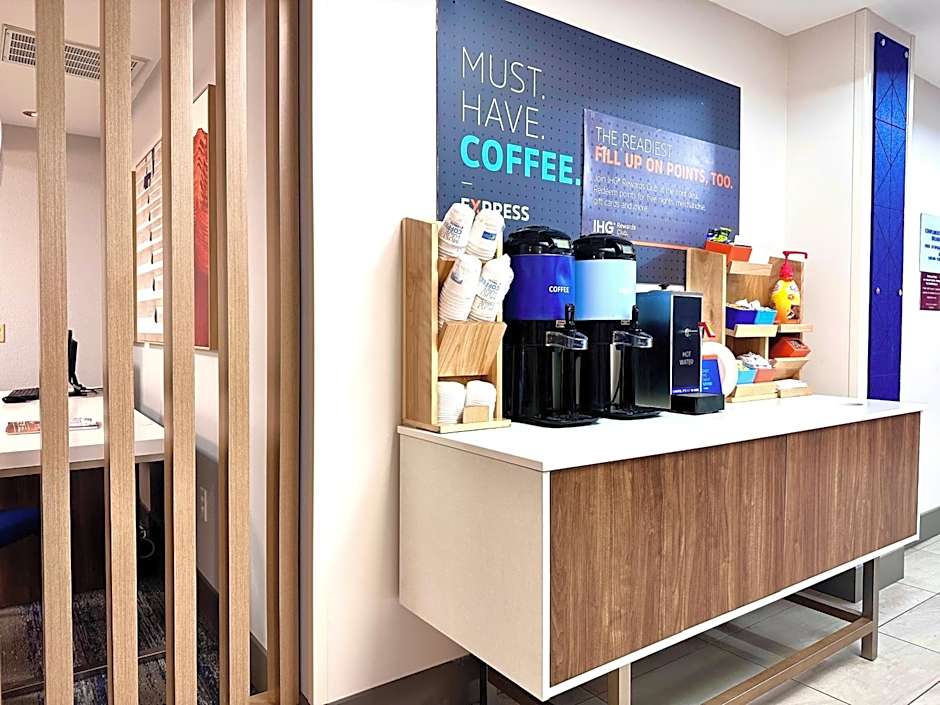 Holiday Inn Express Hotel & Suites Hinesville By IHG