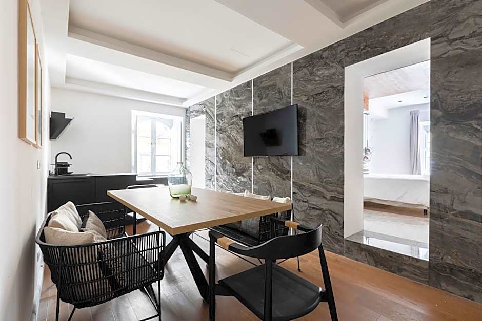 Louly Trevi Fountain