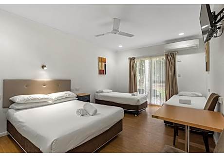 Superior Studio Unit