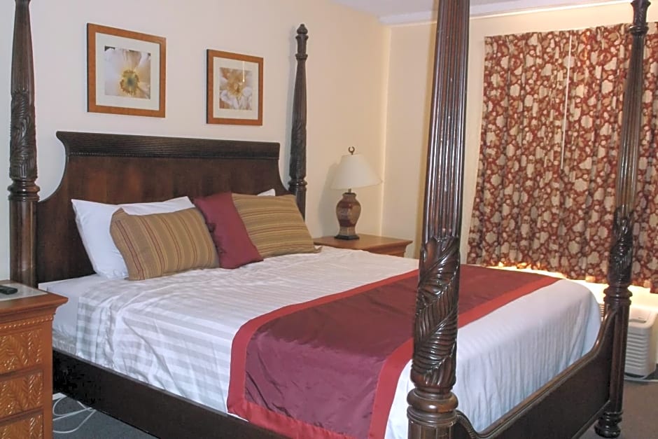 Days Inn & Suites by Wyndham Lake Okeechobee