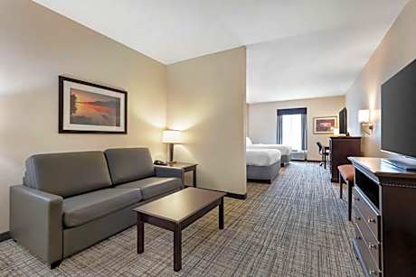 Junior Queen Suite with Two Queen Beds - Non-Smoking