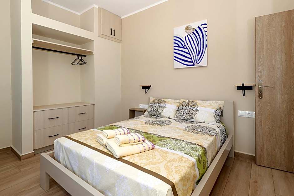 Niko's Beach Suites No1