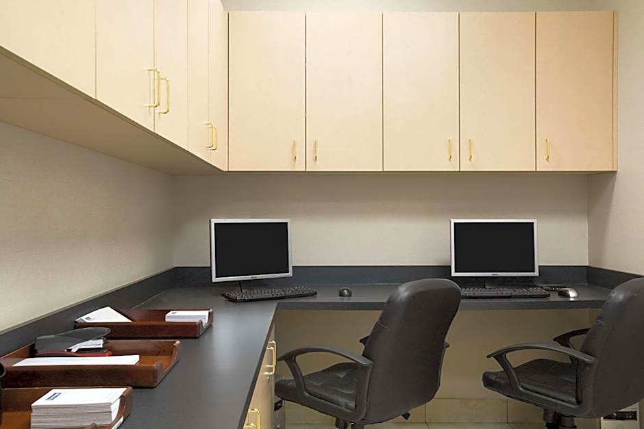 Travelodge by Wyndham Strathmore