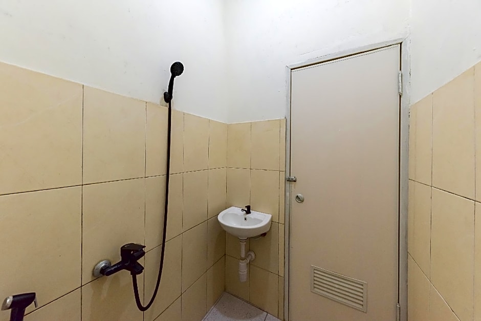 RedDoorz Syariah @ Jl Raya Sukabumi