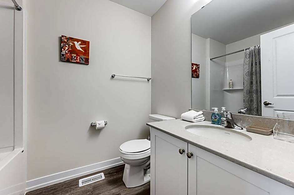 Luxury Town close to Fairview Casino in Niagra Falls