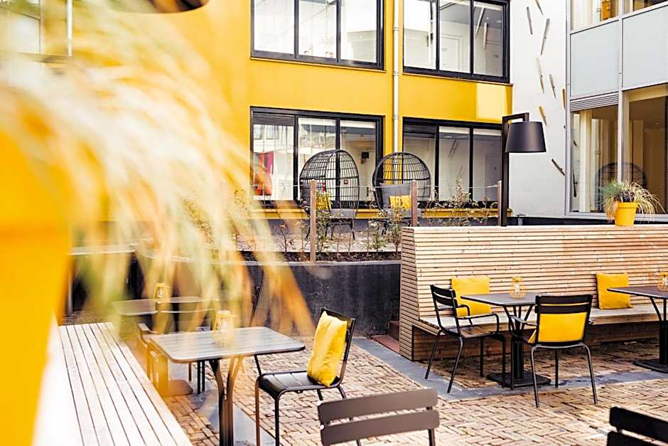 Post-Plaza Hotel & Grand Café