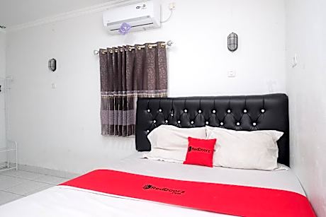 RedDoorz Syariah @ Griya Merbotan Demak