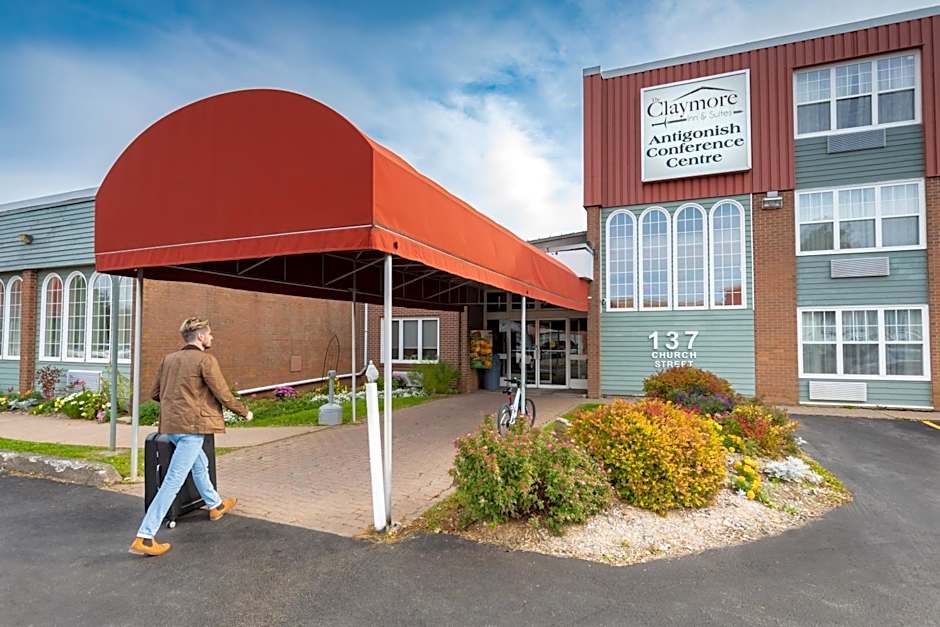 Claymore Inn and Suites