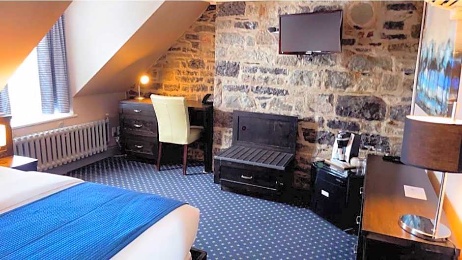 Hotel Louisbourg