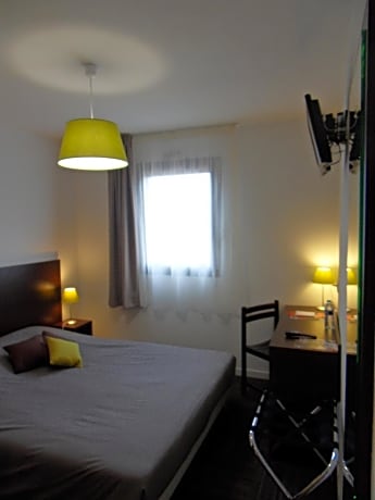 Two Connecting Double Rooms (3 Adults) 
