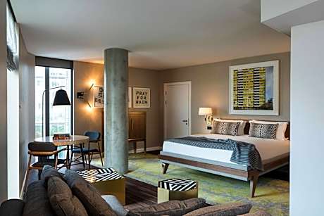 Artist Suite with King Bed