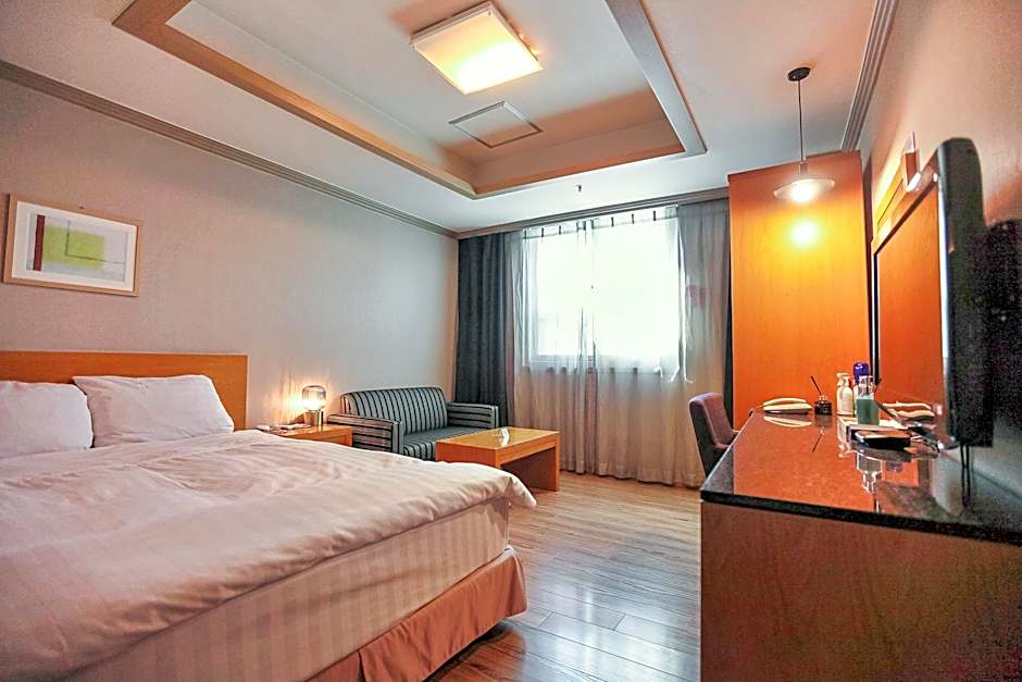 Changwon AT Business Hotel