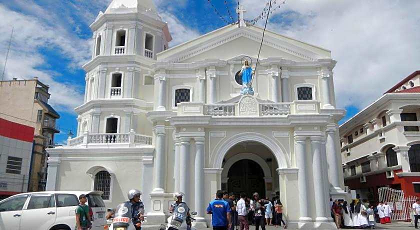 RedDoorz @ KBL Transient Inn San Fernando