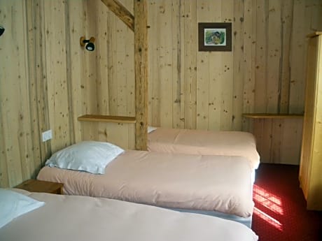 Triple Room with Single Beds