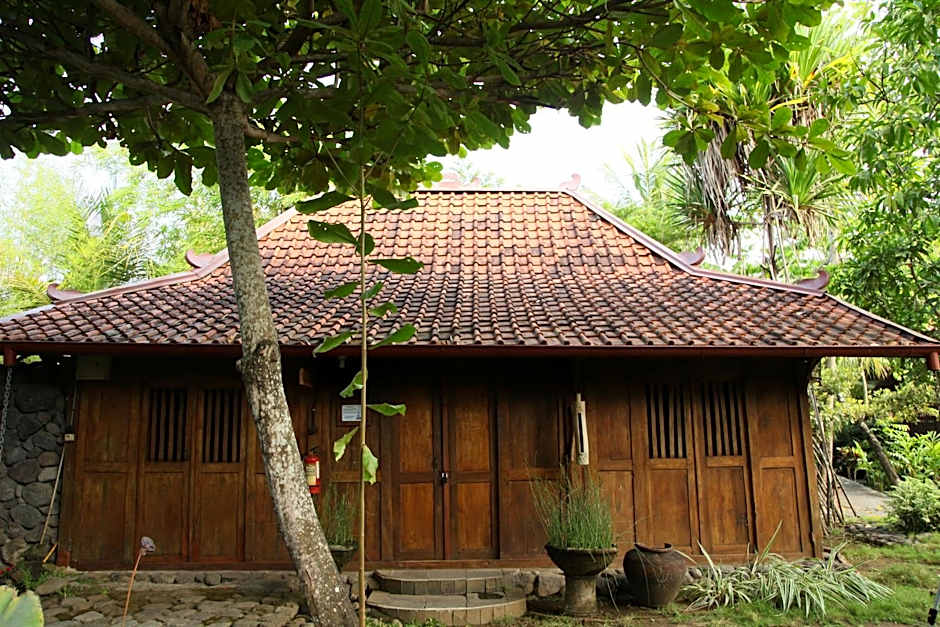 Tembi - Historical Home