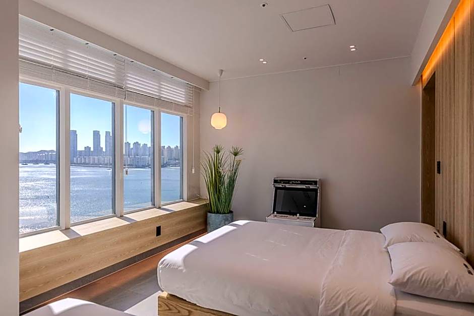 Meomulda Ga Gwangan Poolvilla