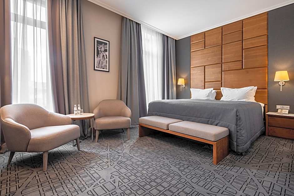 CITYHOTEL