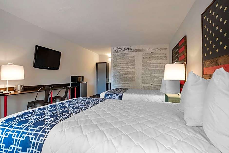 Super 8 by Wyndham Daleville/Fort Novosel