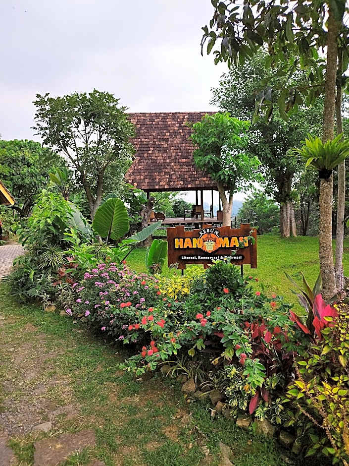 Omah Hanoman Turu By Kebun Hanoman