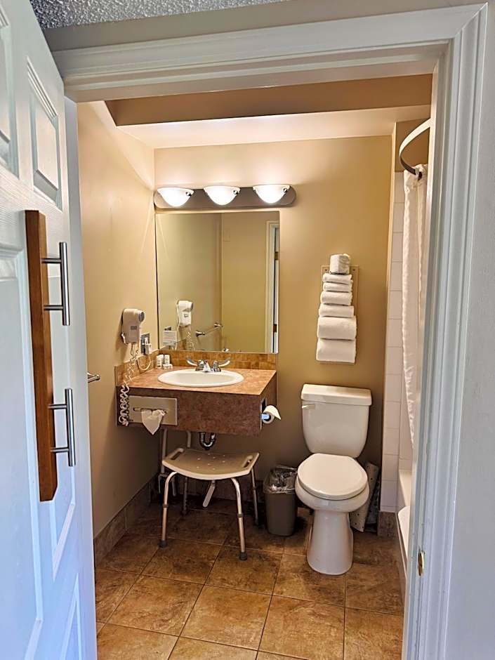 Super 8 by Wyndham Castlegar BC