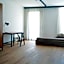 Glass House - Smart Rooms & Parking