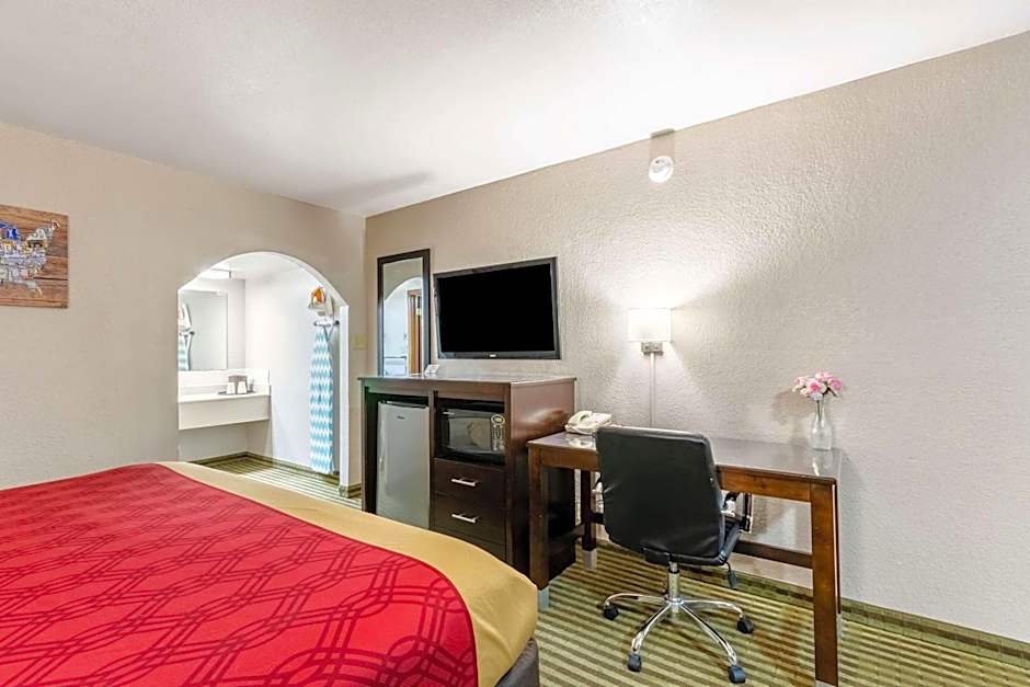 Econo Lodge Winfield