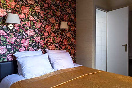 Small Double or Twin Room with Canal View