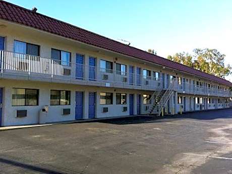 Motel 6 Riverside, CA - UCR East