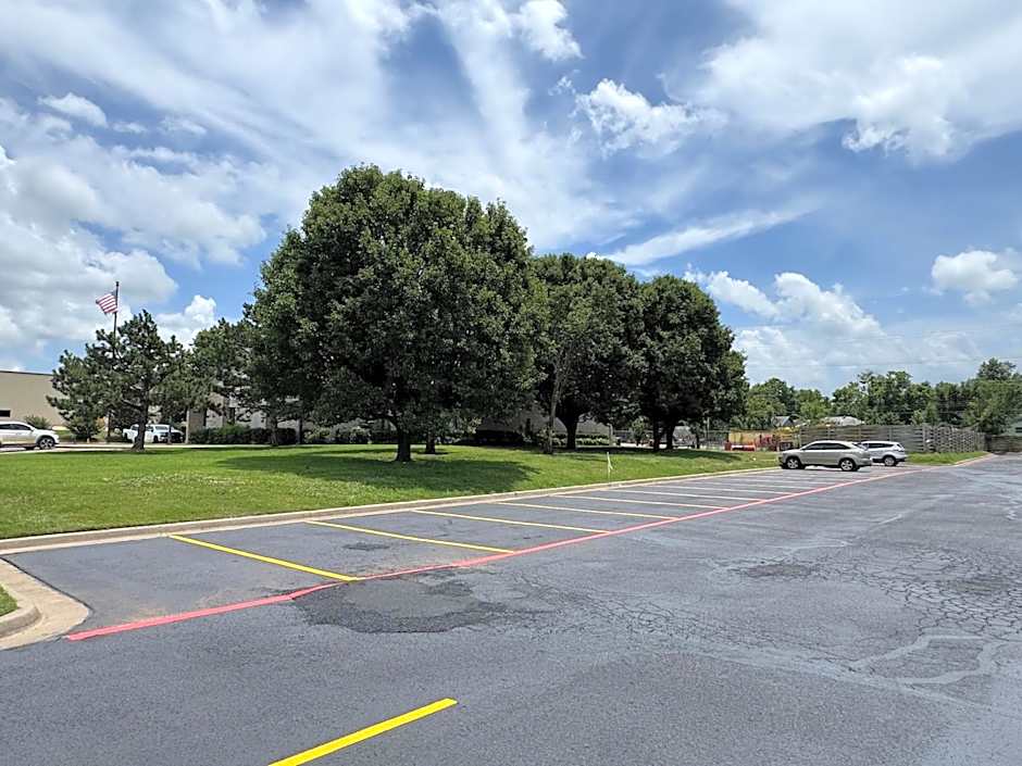 Americas Best Value Inn And Suites Ada