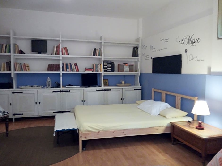 Casa Tellina lungomare scogliera