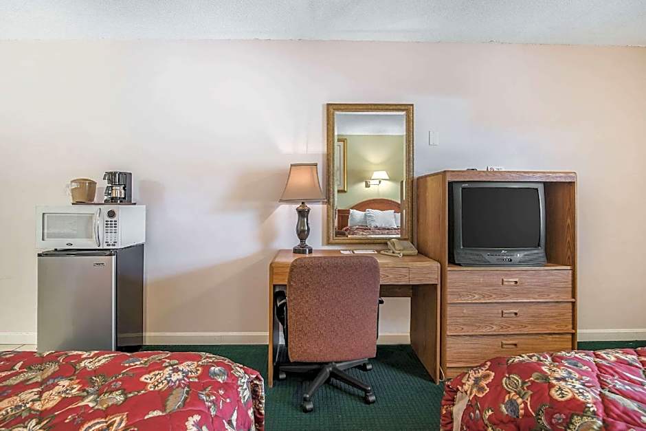 Rodeway Inn - Bellows Falls