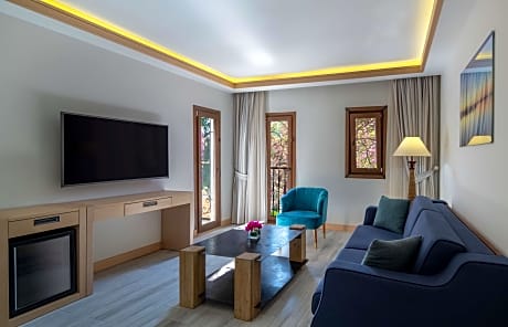 Queen Two Bedroom Suite