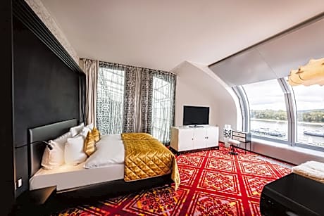 Corner Suite