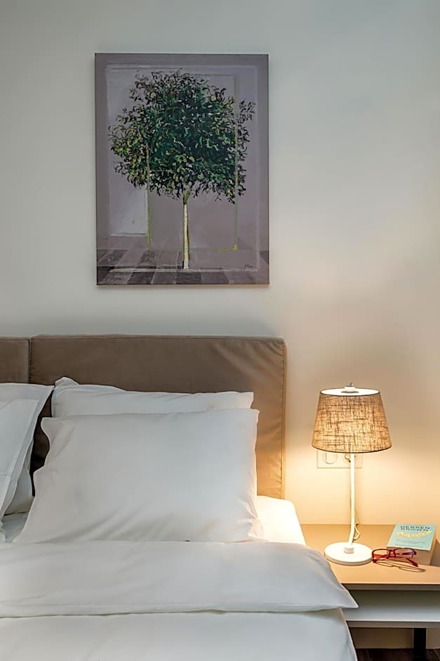 Urban Nest - Suites & Apartments