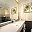 Skybridge Seattle Airport Hotel