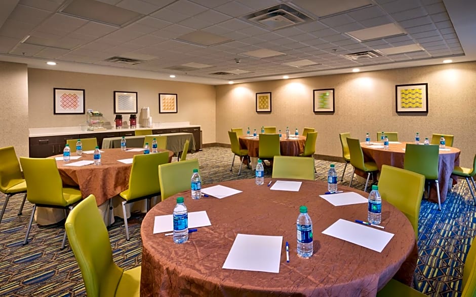 Holiday Inn Express & Suites El Paso I-10 East By IHG