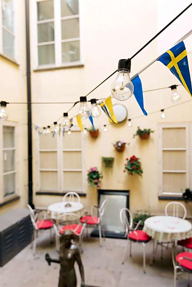 Collector's Lady Hamilton Hotel