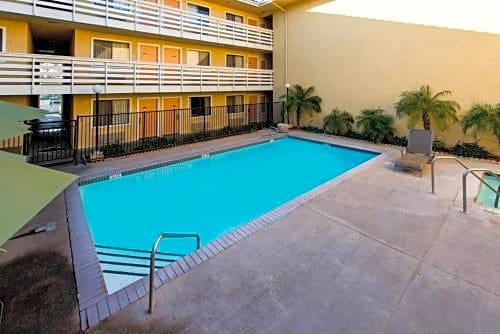 Studio 6 Anaheim – Anaheim, CA