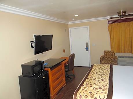 King Room - Accessible/Non-Smoking