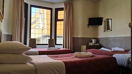 Quadruple Room with Bathroom