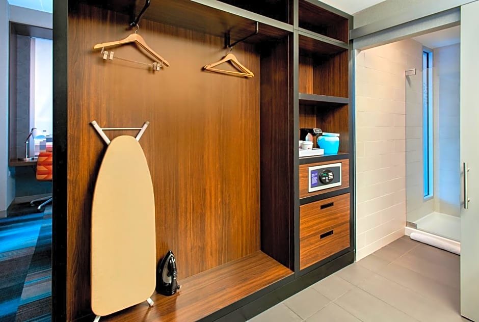 Aloft Boston Seaport District