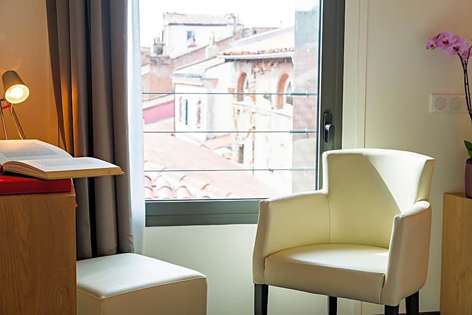 Hotel Le Pere Leon