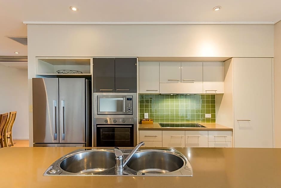 Loka Santi Penthouse 14 - Luxury Beachfront Escape with Sea View, Heated Pool, Steps from Main Beach