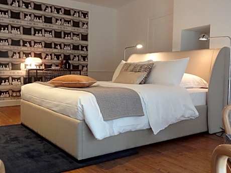 Deluxe Double Room with Shower