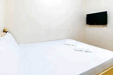 Golden Success Hotel I by RedDoorz