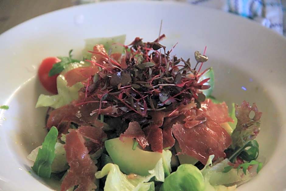 Annandale Arms Hotel