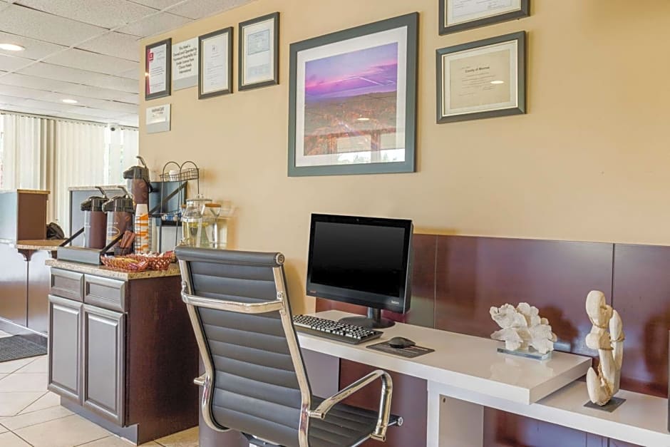 Rodeway Inn & Suites - Poconos